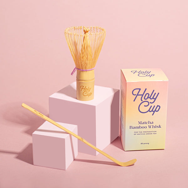 Matcha šluotelė ir šaukštelis