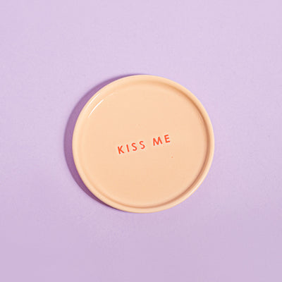 Keramikinė lėkštutė KISS ME ⌀8.5cm
