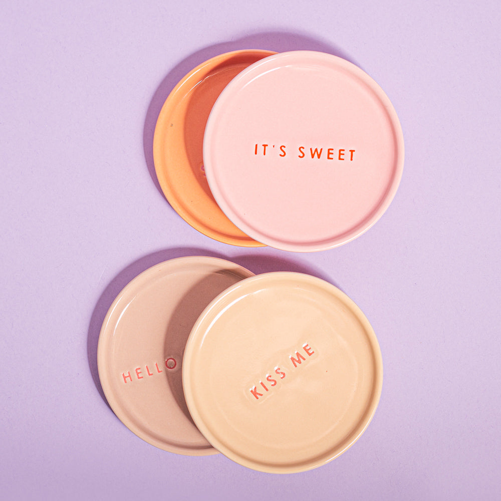 Keramikinė lėkštutė KISS ME ⌀8.5cm